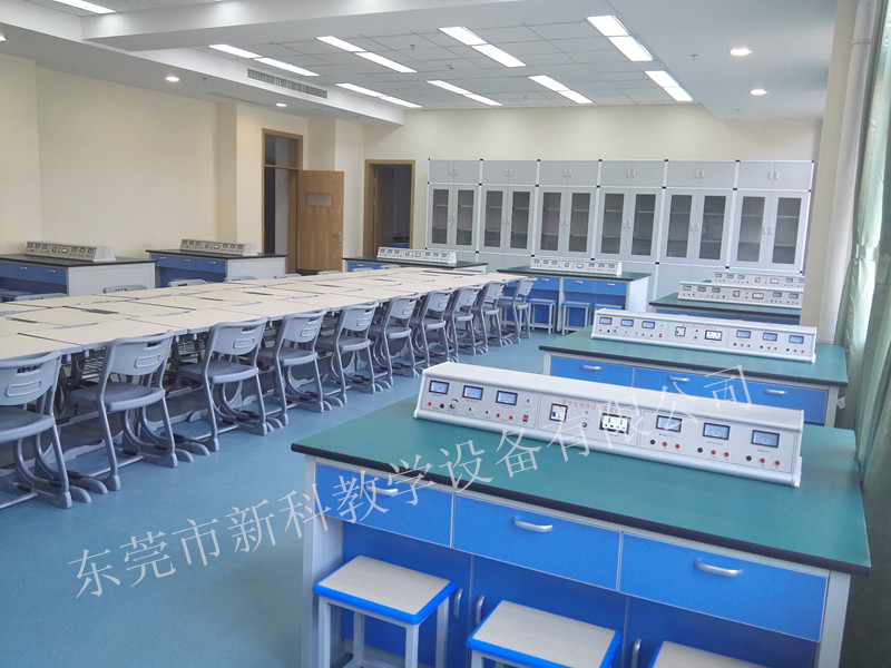 <a href='http://m.jrzfw.cn/' target='1' style='font-size:14px; font-weight:bold; color:#0080ff;'>物理實驗室</a>教室