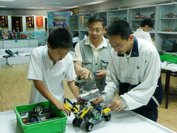 <a href='http://m.jrzfw.cn/chanpin/60-1.html' target='1' style='font-size:18px; font-weight:bold; color:#000000;'>機(jī)器人功能室</a>5